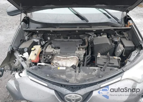 2018 Toyota Rav4 Le z USA, uszkodzony, nr VIN 2T3BFREV3JW745726